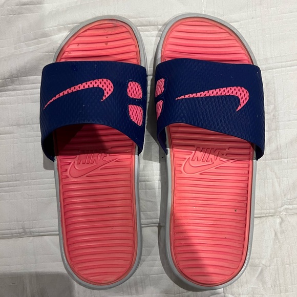 Nike slides, size 6 - Picture 1 of 3